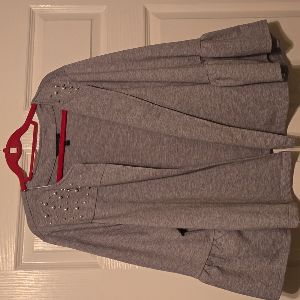Gray Sweater with pearls